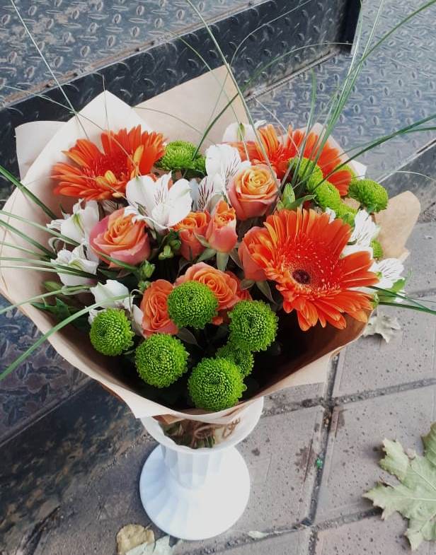 Букет цветов из: Герберы, Хризантемы, Альстромерии и Розы в Жатай