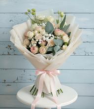 Букет цветов из:  Розы и Лизиантусы в Жатай
