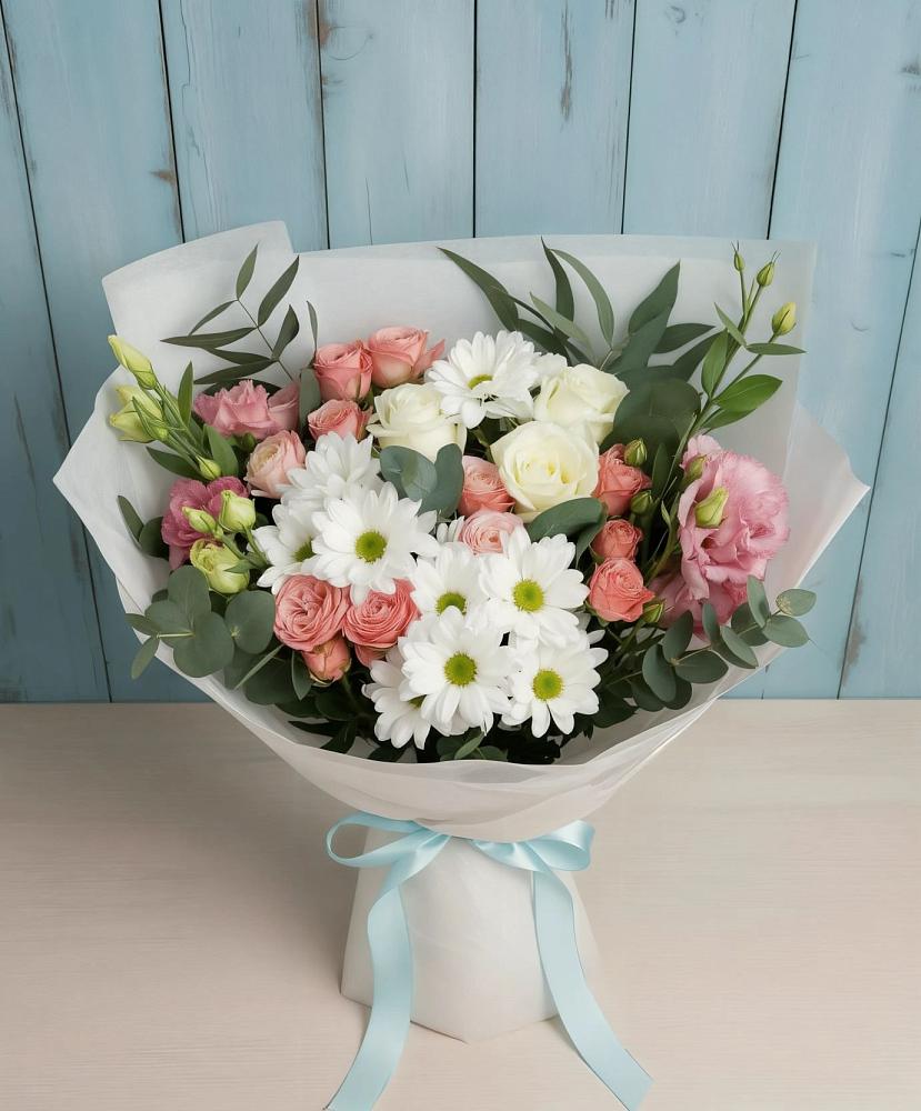 Букет цветов из: Розы, Лизиантусы и Хризантемы в Жатай