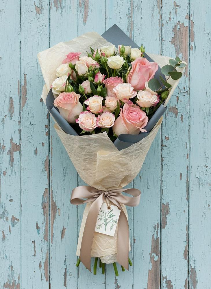 Букет цветов из: Розы в Жатай