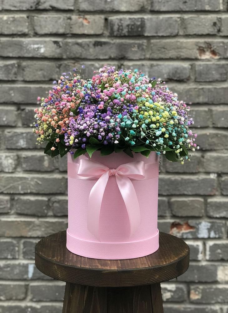 Цветочная композиция из Гипсофила и Розы в шляпной коробке в Жатай