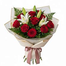 Букет цветов из:  Лилии и Розы в Жатай