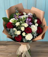 Букет цветов из:  Розы и Альстромерии в Жатай