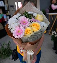 Букет цветов из:  Герберы, Розы и Хризантемы в Жатай