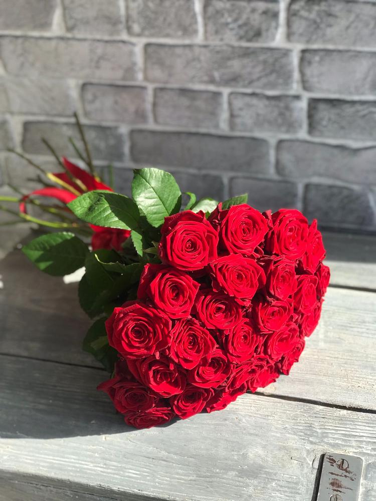 Букет Красные розы Фридом в Жатай