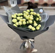 Букет Белые кустовые розы Солинеро в Жатай