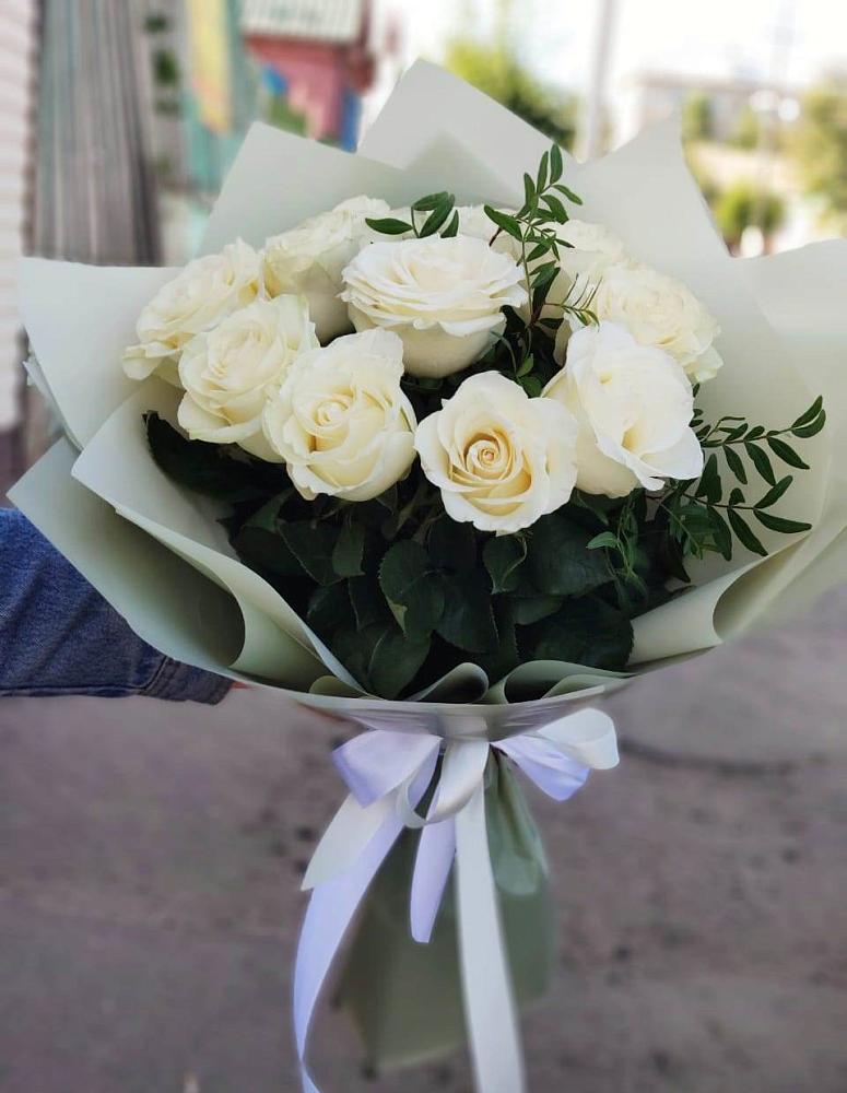 Букет Белые розы Проуд в Жатай