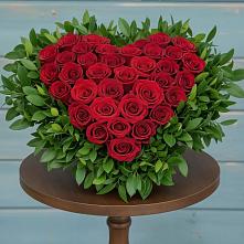 Цветочная композиция из Розы в виде сердца в Жатай