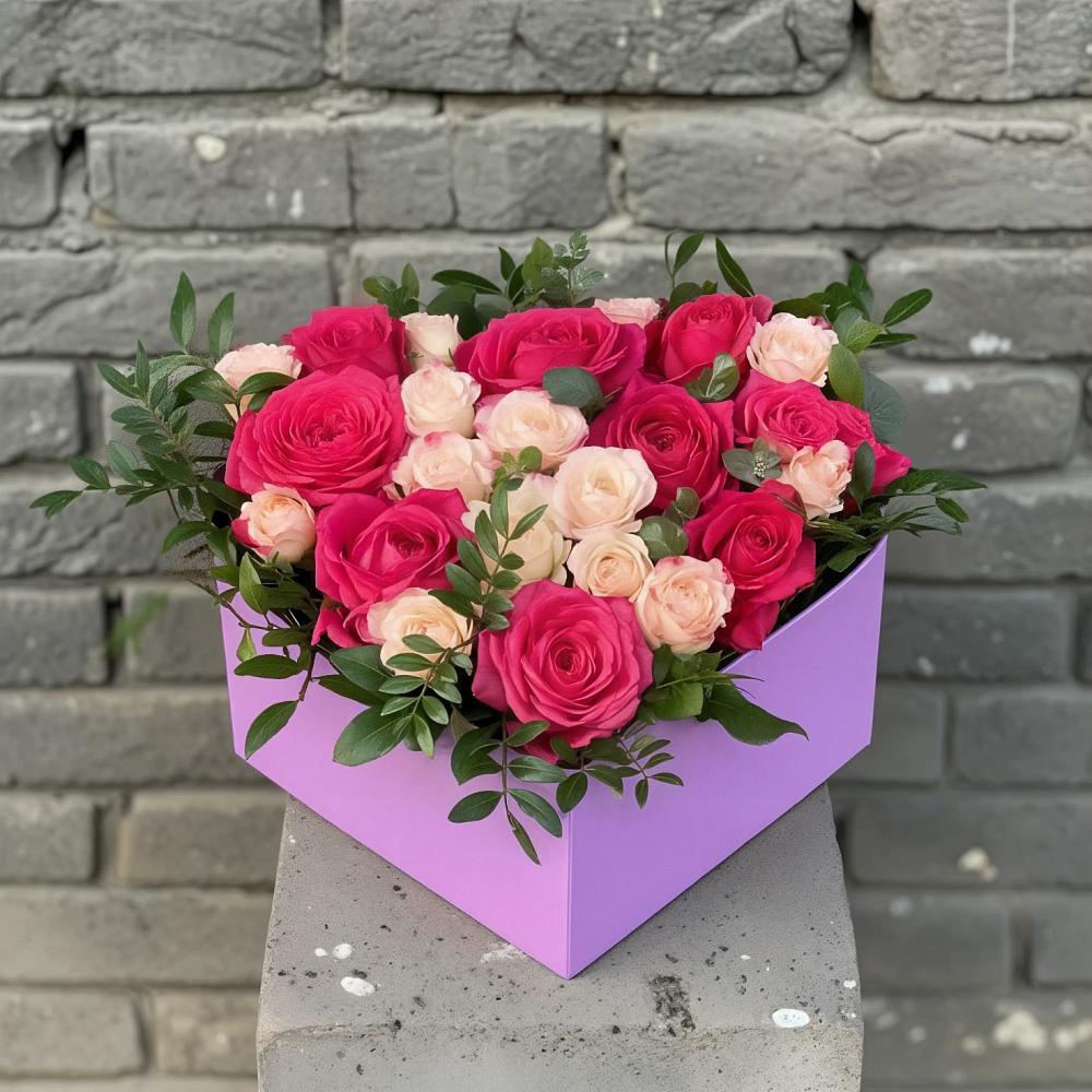 Цветочная композиция из Розы в коробке в Жатай