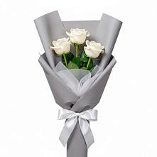 Букет 3 белые розы в Жатай