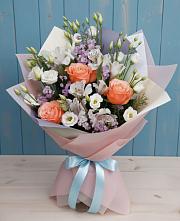 Букет цветов из:  Лизиантусы, Розы, Альстромерии и Гипсофила в Жатай