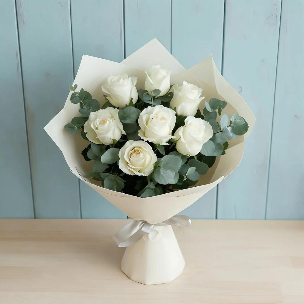 Букет Белые розы в Эвкалипте в Жатай