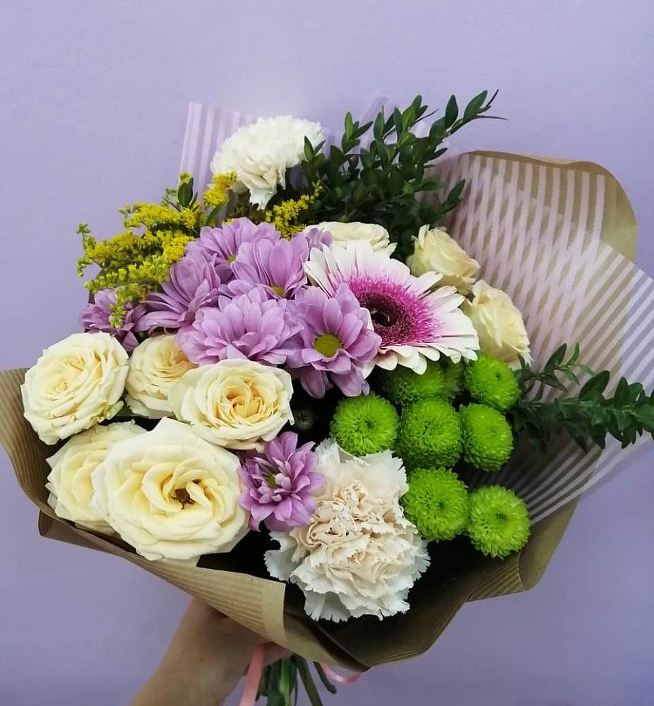 Букет цветов из: Хризантемы, Розы, Гвоздики и Герберы в Жатай