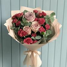 Букет цветов из:  Гвоздики и Розы в Жатай