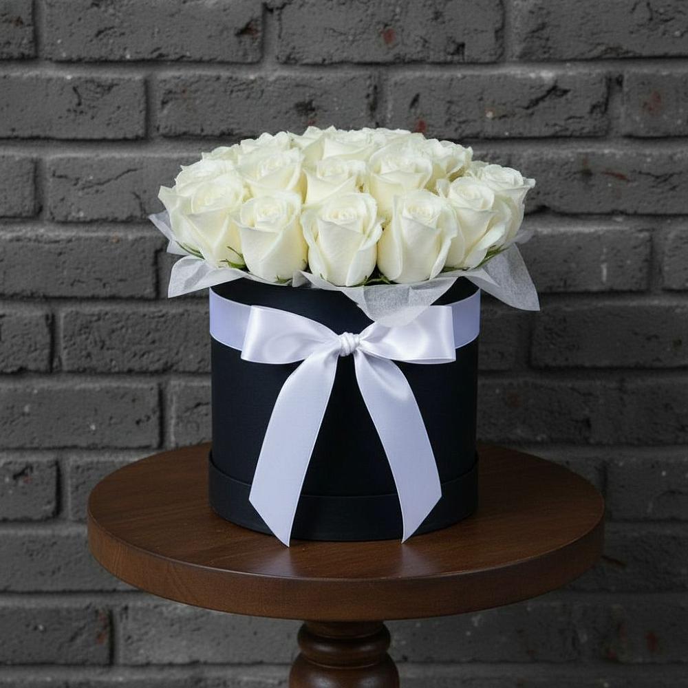 Цветочная композиция из Розы в шляпной коробке в Жатай