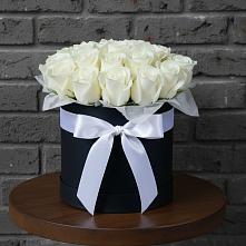 Цветочная композиция из Розы в шляпной коробке в Жатай